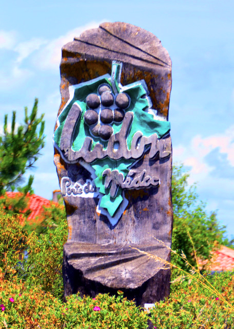 2024-06-17_01_Porte du M��doc & M��doc Arguably the Most Famous Red Wine District0001.JPG