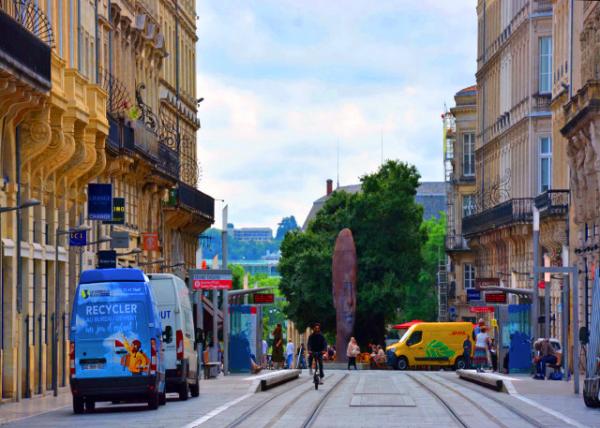2024-06-17_15_Cours de l'Intendance_ a Center of City Life & Luxury Boutiques Forming One of the 3 Edges of the Bordeaux Golden Triangle0001.JPG