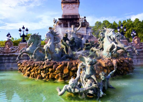 2024-06-17_09_City of Bordeaux Sitting on the Prow of a Ship w a Cornucopia-Base the River Dordogne @ L & the Garonne @ R-100.JPG