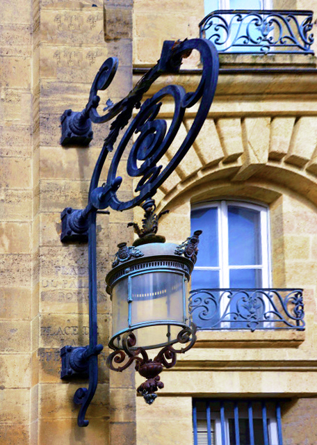 2024-06-17_35_Lamp on City Hall-10001.jpg