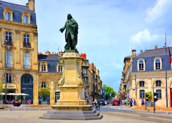 2024-06-18_117_Statue du Marquis de Tourny0001.JPG