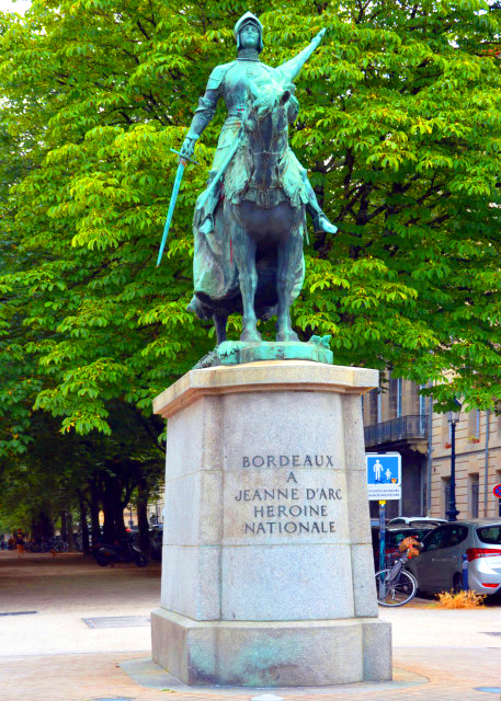 2024-06-18_125_Statue of a Joan of Arc Natl Heroine0001.JPG