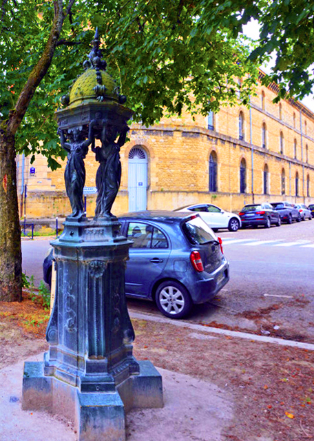 2024-06-18_126_Wallace Fountain near Museum of Contemporary Art0001.JPG