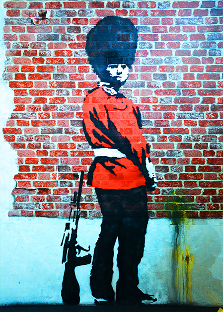 1771959098496462.jpg 2026-02-21_23_Pissing Guard_2002 London UK0001.jpg