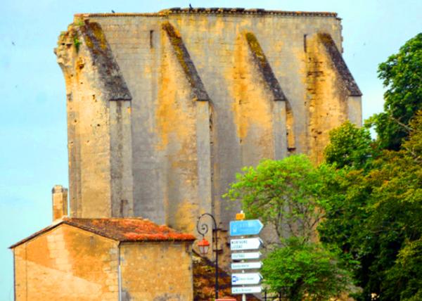 2024-06-18_41_Tour du Roi or King's Tower Built in 12370001.JPG