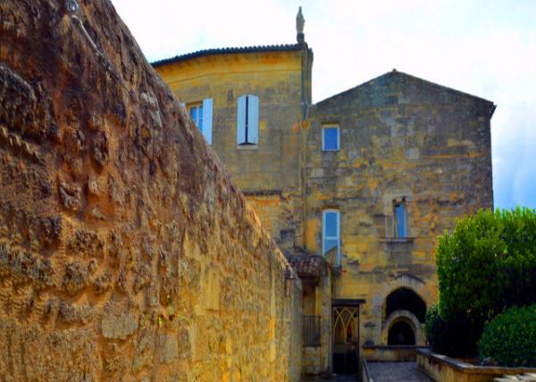 2024-06-18_45_Step back in Time as strolling along Quiet Cobbled Streets0001.JPG