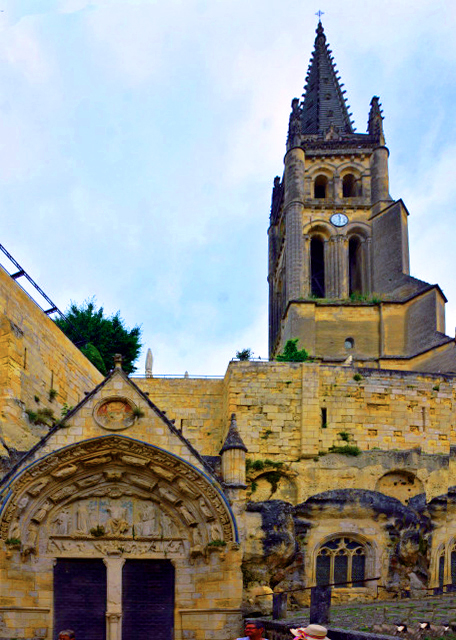 2024-06-18_69_Monolithic church of Saint-Émilion & Its Bell Tower_ an 11th-Century Church Carved Entirely out of a Limestone Cliff0001.JPG