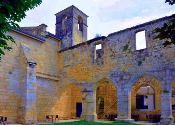 2024-06-18_84_Cordeliers Cloister Established in 12100001.JPG