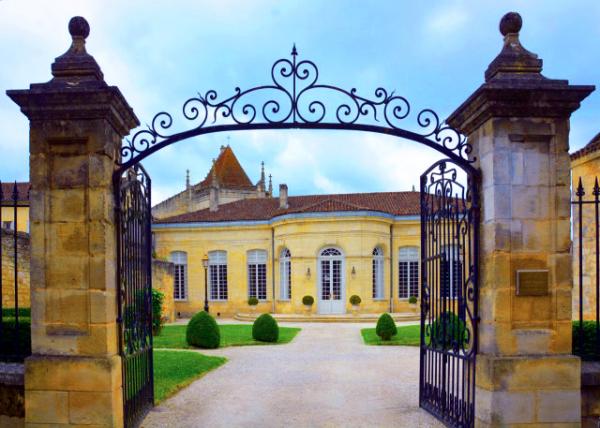 2024-06-18_88_Chateau Guadet Julien or Town Hall in Gothic Style0001.JPG