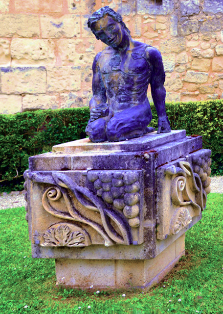 2024-06-18_89_Chateau Guadet Julien_Statue0001.JPG