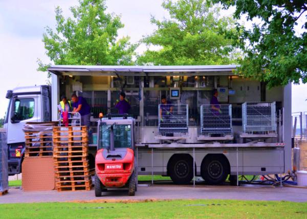 2024-06-18_25_Wine Bottling Truck w Mobile Bottling Line���ƶ�װƿ�ߵ����Ѿ�װƿ����0001.JPG