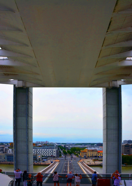 2024-06-18_04_Underpass of Pont Jacques Chaban Delmas0001.JPG