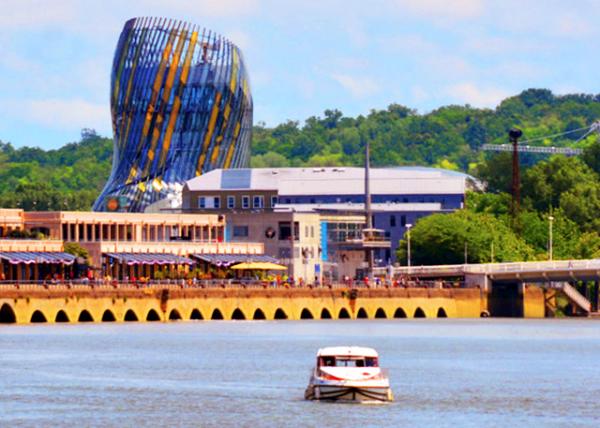 2024-06-17_08_Quai des Marques under Cit�� du Vin or City of Wine in 20160001.JPG