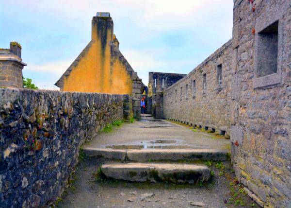 2024-06-19_69_The Battlements Walkway of Ville Close0001.JPG