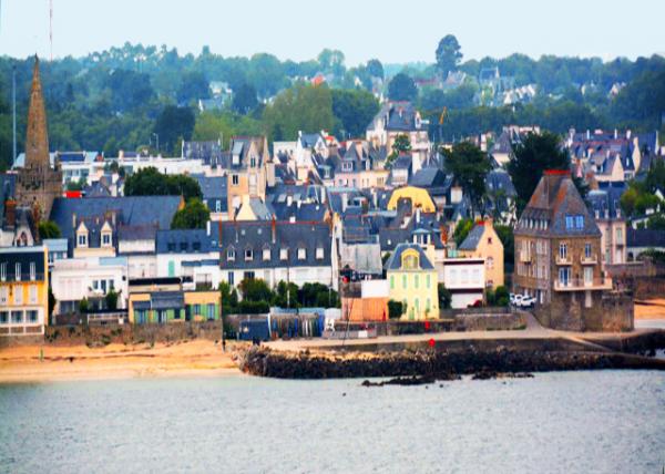 2024-06-19_124_Port-Louis_Driasker Cove w Church of Our Lady of the Assumption in the Background-10001.JPG