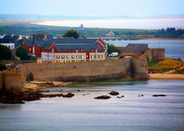 2024-06-19_120_Locmiqu��lic_Walled Village0001.JPG