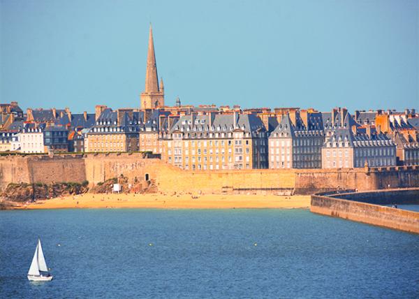 2024-06-20_14_Môle des Noires or Mole of the Blacks_ a 500-Meter Long Pier Served as a Breakwater & a Docking place for Boats-20001.jpg