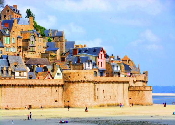 2024-06-20_04_Ramparts & Bldgs0001.JPG