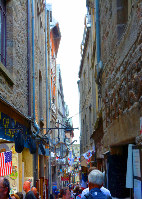 1772305645641115.jpg 2024-06-20_12_Mont St Michel Single Street-30001.JPG