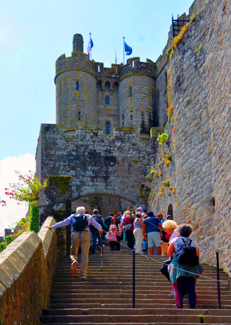 1772306005580876.jpg 2024-06-20_17_Entrance Gatehouse of the Merveille0001.JPG