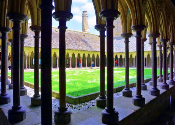 2024-06-20_39_Tranquil Cloister Emboding the Link between the People & God0001.JPG