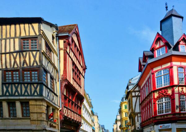 2024-06-21_87_Place du Lieutenant Aubert_ a City of Gingerbread Houses & Gothic Towers0001.JPG