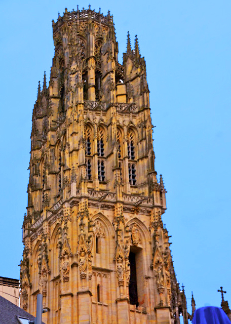 2024-06-21_12_Top of the Butter Tower w Sculpture & Gargoyles0001.JPG