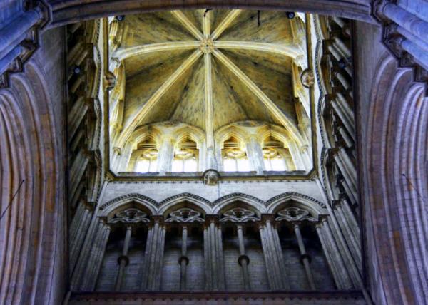 2024-06-21_23_Interior of the Lantern Tower over the Transept0001.JPG