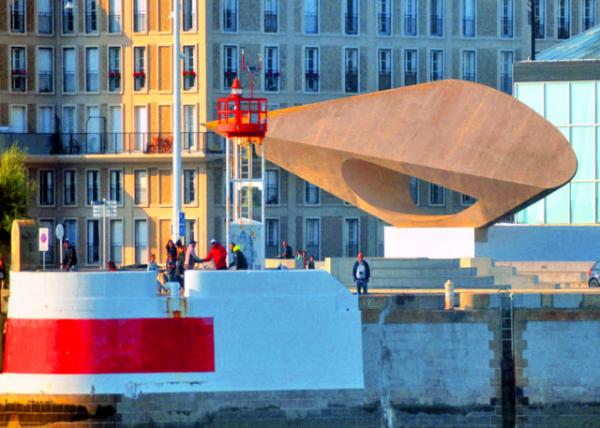 2024-06-21_46_Sculpture of The Signal by Henri-Georges Adam0001.JPG