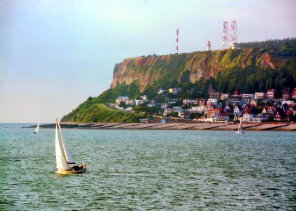 2024-06-21_56_Cape of La Hève Invaded by Myriads of Sails of All Colors @ the Bay & Providing a Very Pleasant Spectacle0001.JPG