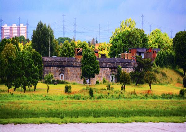 2024-06-22_04_Gravesend_Shornemead Fort, a Now-Disused Artillery Fort Bilt in the 1860s to Guard the Entrance to the Thames from Se.JPG