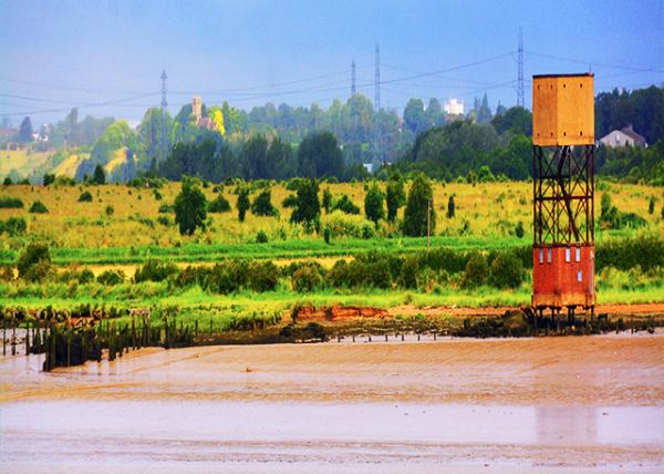 2024-06-22_05_Disused Radar Tower @ Coalhouse Point by the Old Wharf0001.JPG