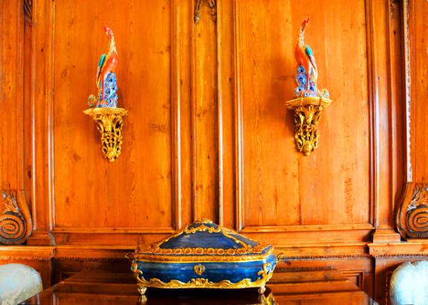 2024-06-22_40_Large Pair of Chinese Porcelain Phoenix Birds0001.JPG