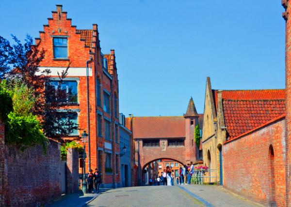 2024-06-23_32_Zonnekemeers Viaduct & Gatehouse in a Late Gothic Revival Style Built in 19360001.JPG