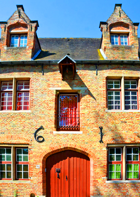 2024-06-23_34_Godshuis Le Maire, an Original Warehouse Converted into a Place of Worship in 1910-19110001.JPG