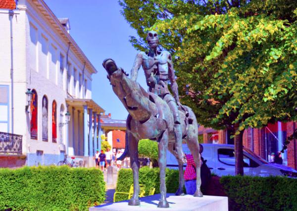 2024-06-23_66_4 Horsemen of the Apocalypse_Death the 4th Horseman Rides a Pale Horse & Unleashes Hell in Front of Arents House Museum0001.JPG