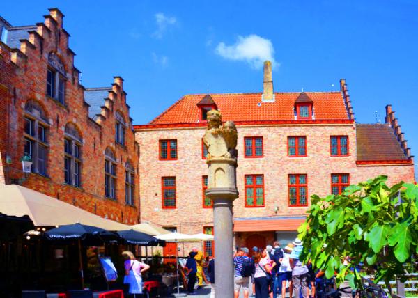 2024-06-23_82_Huidenvettersplein or Tanners Square Tucked away between the Fish Market & the Rosary Quay0001.JPG