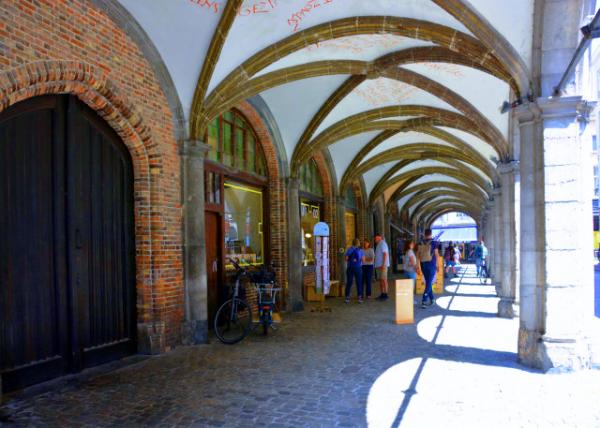 2024-06-23_138_Arcades on the Rear Side of the Belfry of Bruges0001.JPG