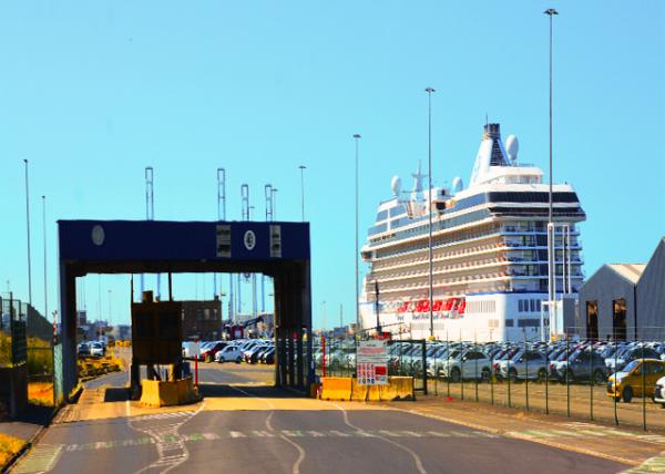 2024-06-23_222_Oceania Marina Berthed @ Zeebrugge0001.JPG