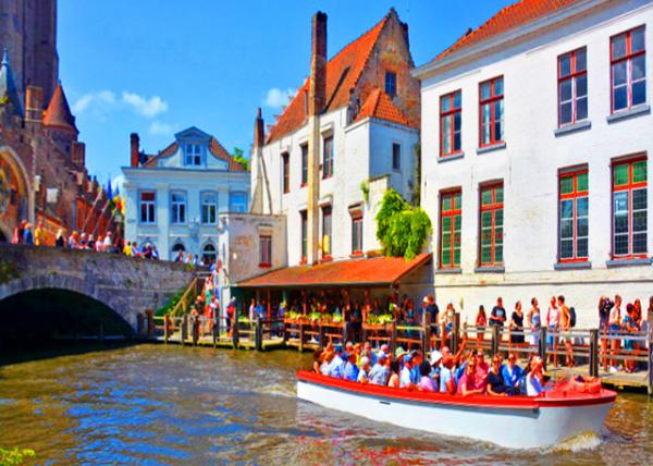 2024-06-23_68_Gruuthusestraat or Spicehouse Street_ a Street Located Next to the River Dijver0001.JPG