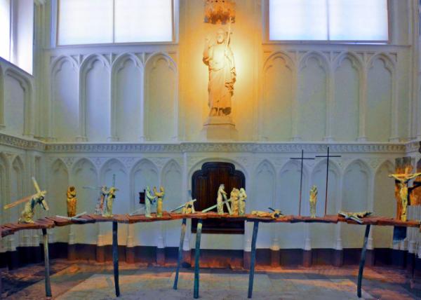 2024-06-23_207_Display of Modern Art_ Sculptures_ Collection Themed around Jesus & the Cross0001.JPG