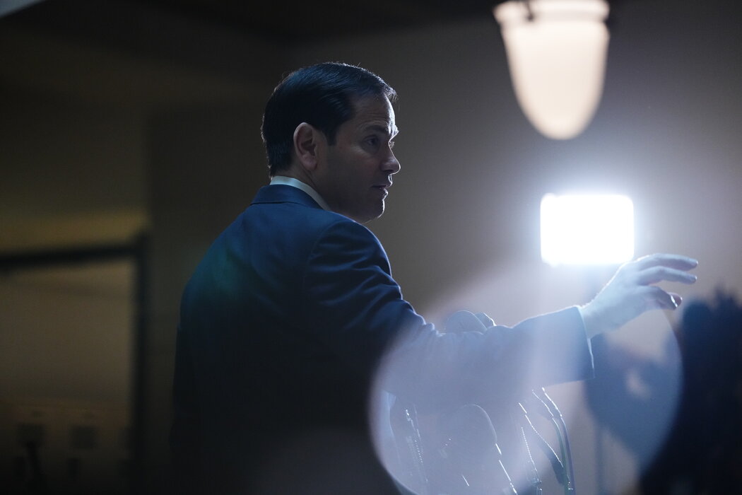 ����������³�Ȱ���һ�ڹ������������쵼��ͨ������Ϯ���¼�ǰ��