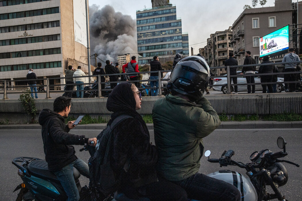 上周贝鲁特发生爆炸,浓烟升腾。