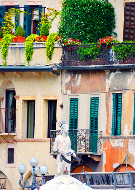 1774028490713790.jpg 2018-07-10_Piazza Erbe_Fountain of Madonna Verona 維羅納聖母噴泉0001.JPG