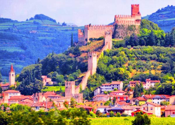 2018-07-10_Veneto_Castle of Soave �����С������f�Ǳ�0001.JPG