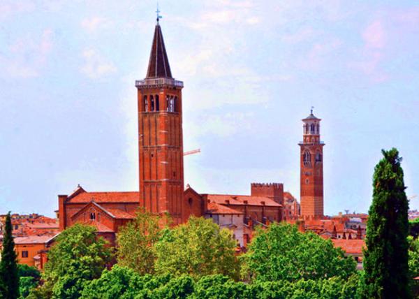 2018-07-10_Church_Sant'Anastasia & Torre dei Lamberti-40001.JPG