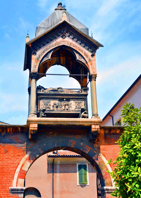 2018-07-10_Church_Sant'Anastasia_Tomba di Guglielmo da Castelbarco ���ж�Ī�����˹�ض��Ϳ�Ĺ-10001.JPG