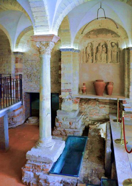 2018-07-10_Church_Sant'Elena_Late Antiquity Religious Bldg �Ϲ������ڽ̽���0001.JPG