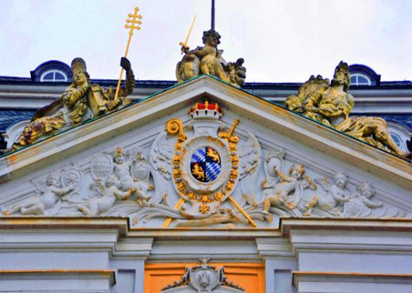 2017-08-18_Pediment of the West Façade w Orangery in the Foreground ����������������-10001.JPG