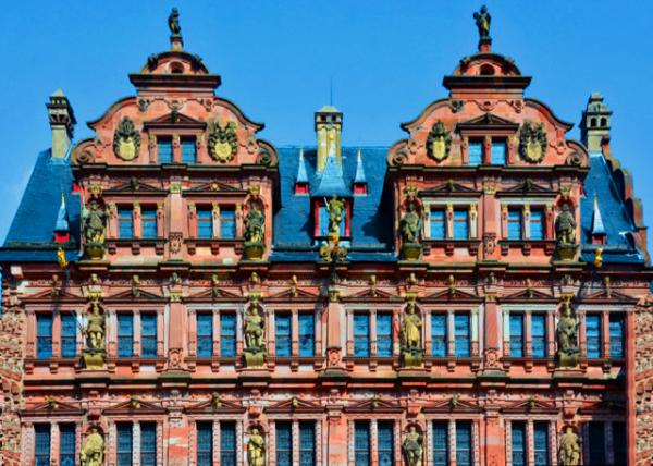 2017-08-20_Heidelberg Castle_Façade of Friedrich Palace Embellished w Sculptures of Kings and Emperors װ���Ź����ͻʵ۵��ܵĸ������ϣ�������20001.JPG